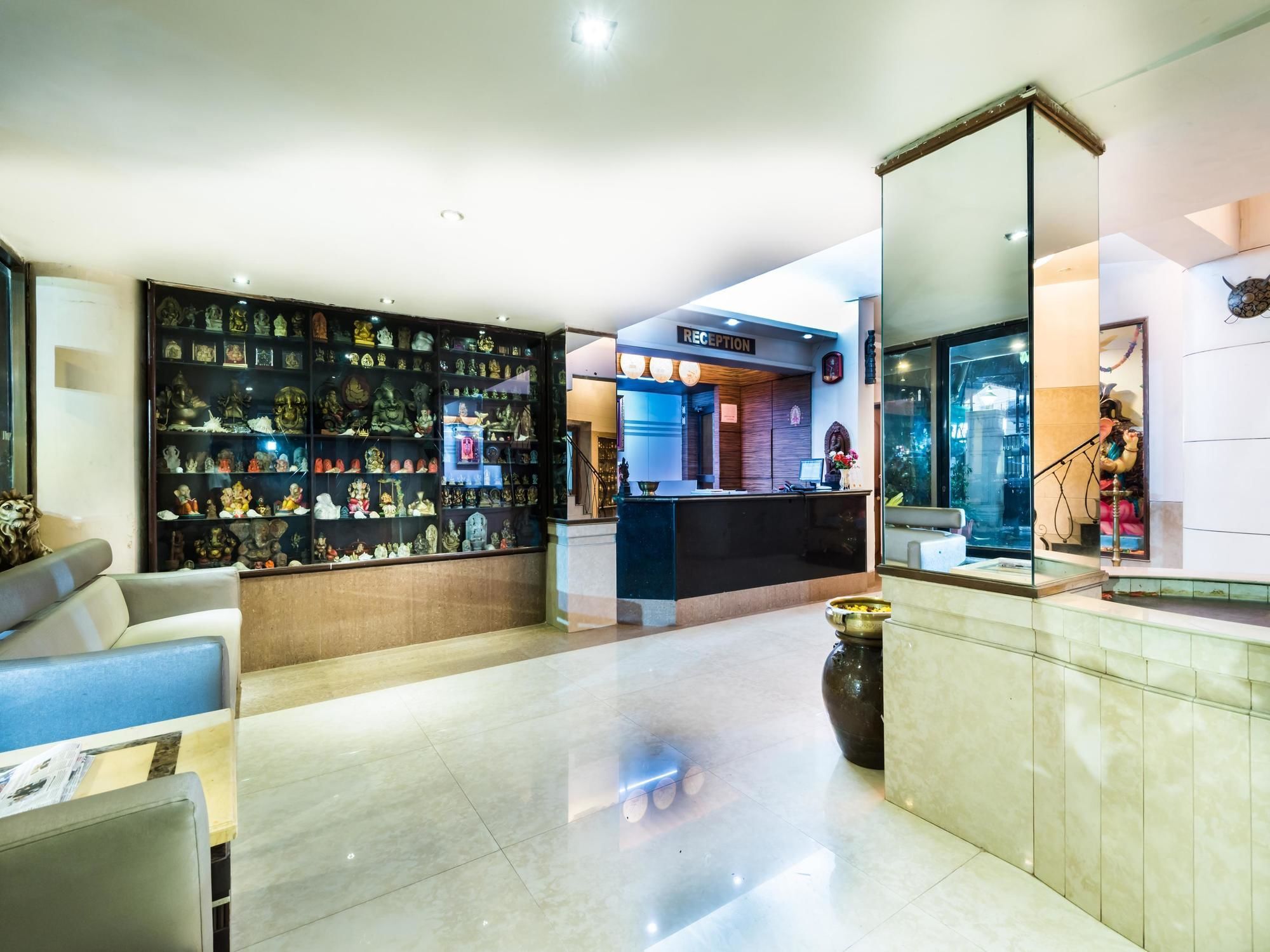 Oyo 1781 Hotel Panchratna Panvel Luaran gambar