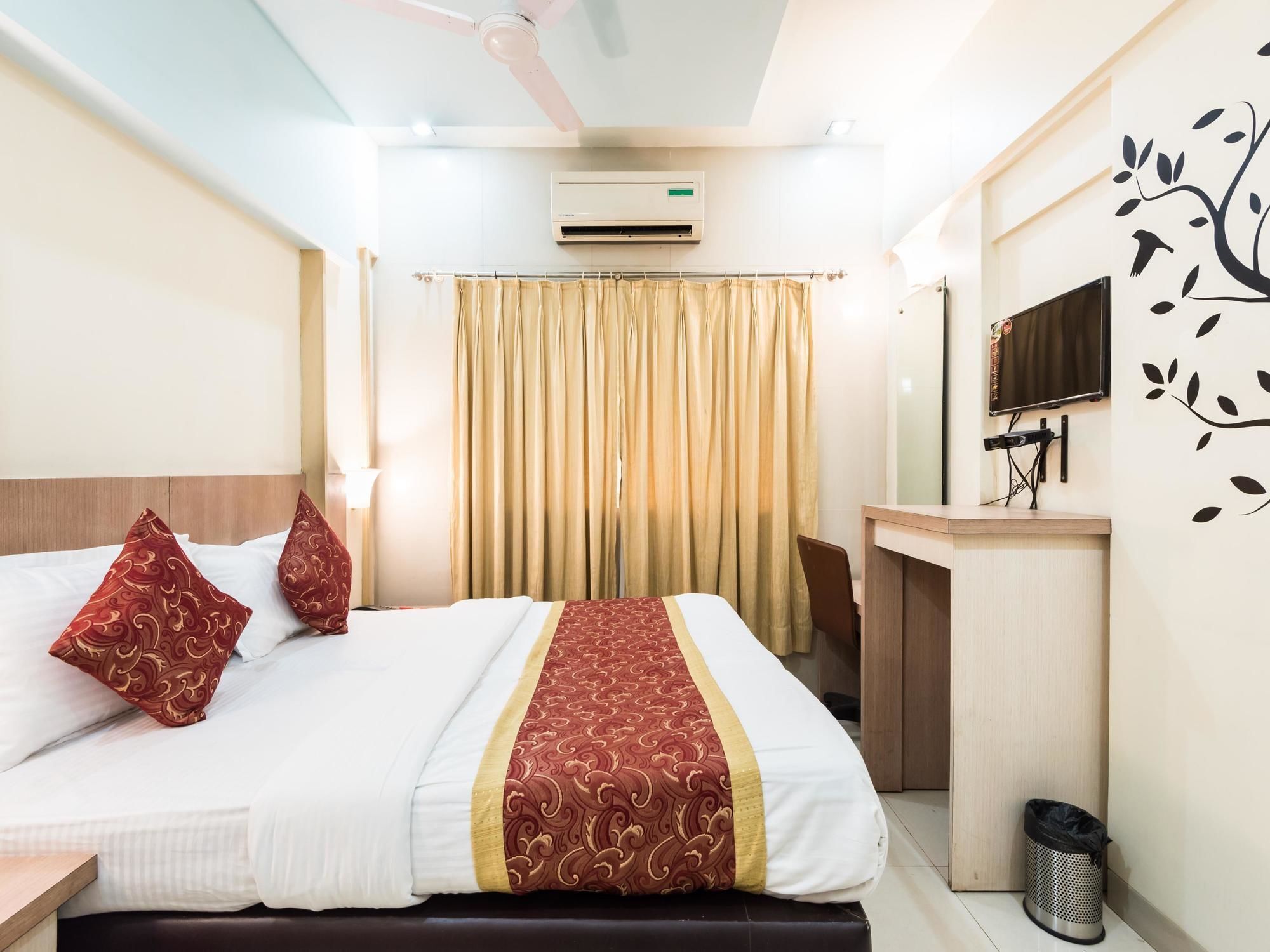 Oyo 1781 Hotel Panchratna Panvel Luaran gambar